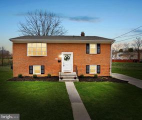 647 BATTLE AVE, Winchester, VA 22601