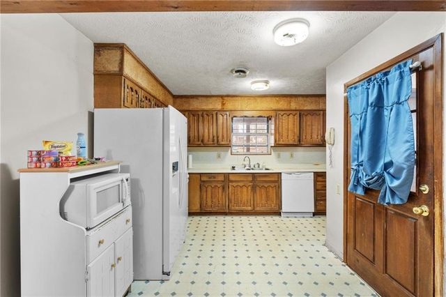 5890 Avenue Of Redwoods, Atlanta, GA 30349