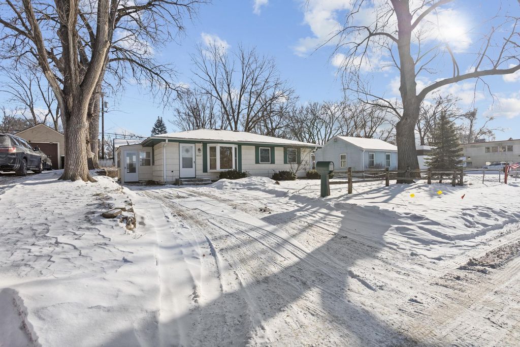 8237 Pillsbury Avenue S, Bloomington, MN 55420