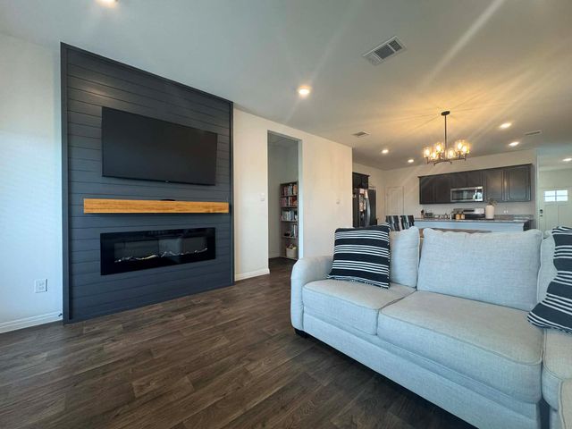 154 Arroyo Sweetwood CIR, Kyle, TX 78640