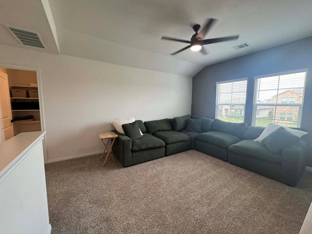 154 Arroyo Sweetwood CIR, Kyle, TX 78640