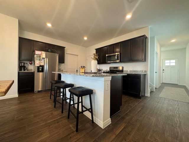 154 Arroyo Sweetwood CIR, Kyle, TX 78640
