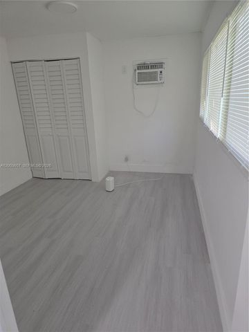 3531 NW 26th St, Lauderdale Lakes, FL 33311