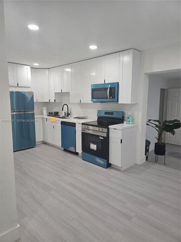 3531 NW 26th St, Lauderdale Lakes, FL 33311