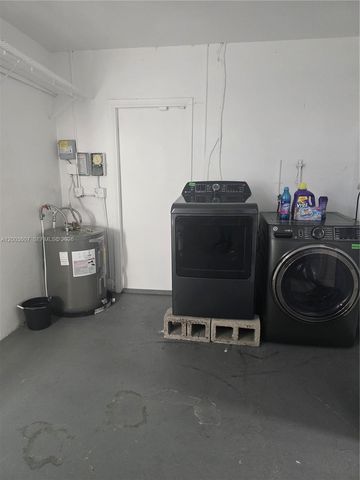 3531 NW 26th St, Lauderdale Lakes, FL 33311