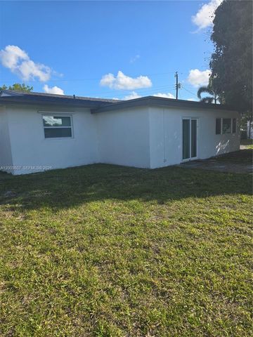 3531 NW 26th St, Lauderdale Lakes, FL 33311