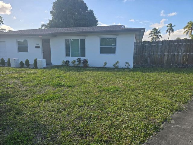 3531 NW 26th St, Lauderdale Lakes, FL 33311
