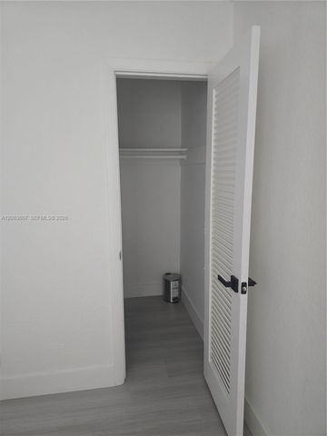 3531 NW 26th St, Lauderdale Lakes, FL 33311