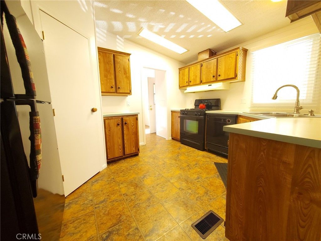 Image 10 of property listing at 29021 Bouquet Canyon Road 213, Saugus, CA 91350