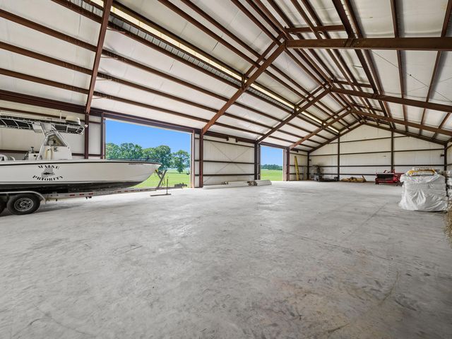 5676 W State Highway 2, Defuniak Springs, FL 32433