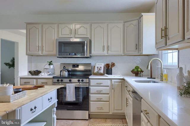 122 BEACON HILL RD, Temple, PA 19560
