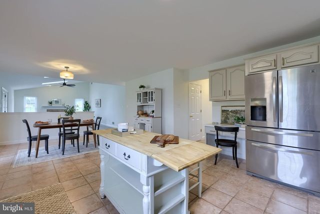 122 BEACON HILL RD, Temple, PA 19560