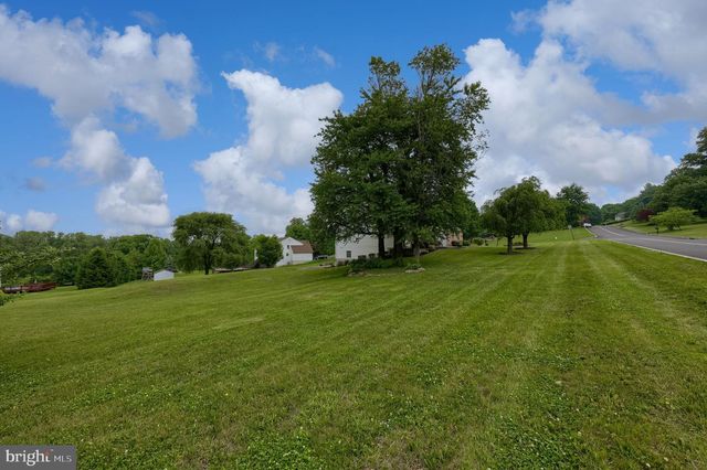 122 BEACON HILL RD, Temple, PA 19560