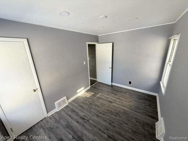 7232 Dolphin, Redford, MI 48239