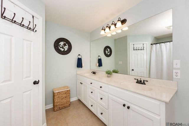 14130 Pecan Ridge Dr, Gonzales, LA 70737