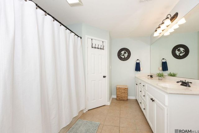 14130 Pecan Ridge Dr, Gonzales, LA 70737