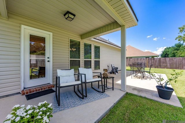 14130 Pecan Ridge Dr, Gonzales, LA 70737