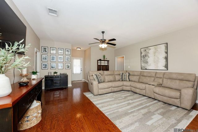 14130 Pecan Ridge Dr, Gonzales, LA 70737