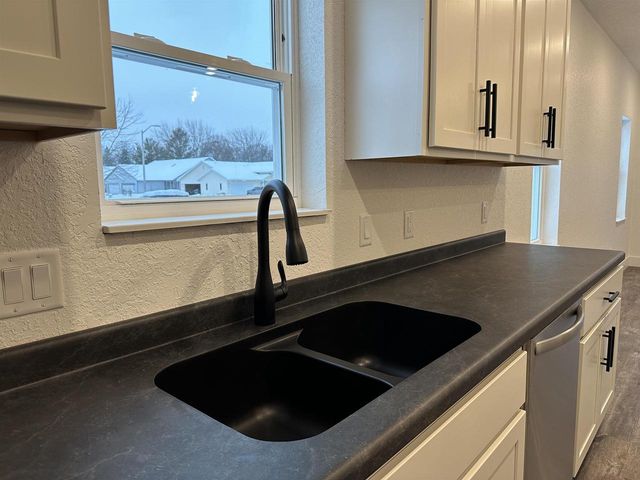 1222 Prairie Avenue, Janesville, WI 53545