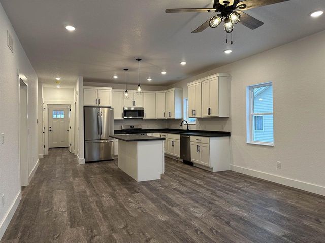 1222 Prairie Avenue, Janesville, WI 53545