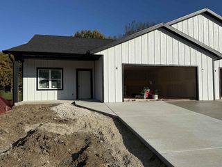 1222 Prairie Avenue, Janesville, WI 53545