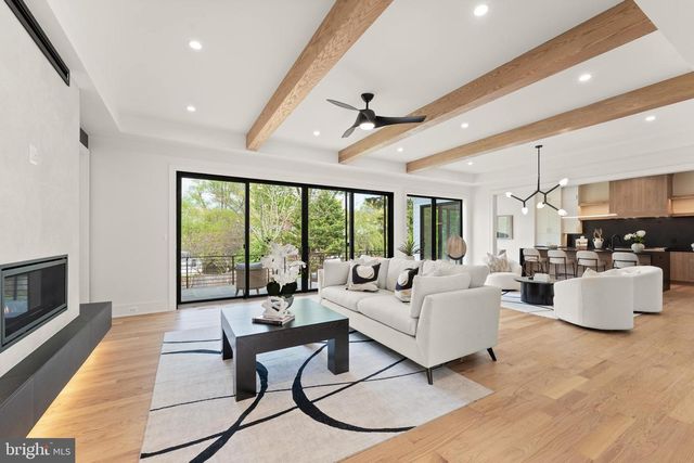 1324 TITANIA LN, Mclean, VA 22102