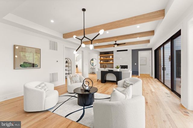 1324 TITANIA LN, Mclean, VA 22102
