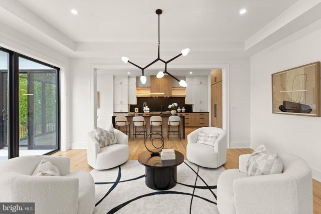 1324 TITANIA LN, Mclean, VA 22102