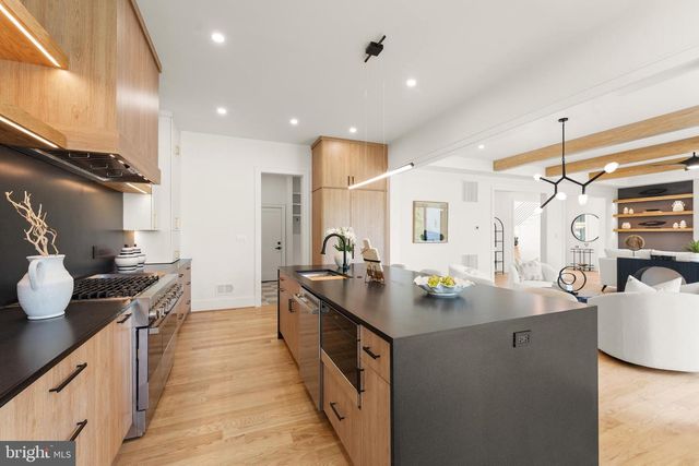 1324 TITANIA LN, Mclean, VA 22102