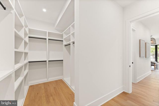 1324 TITANIA LN, Mclean, VA 22102
