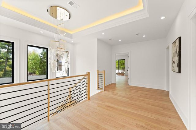 1324 TITANIA LN, Mclean, VA 22102