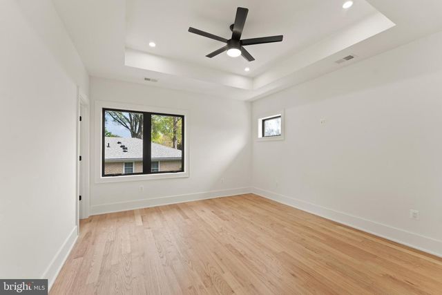 1324 TITANIA LN, Mclean, VA 22102