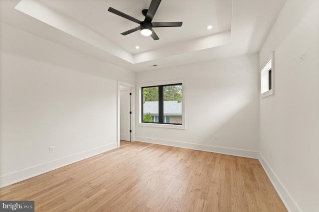 1324 TITANIA LN, Mclean, VA 22102