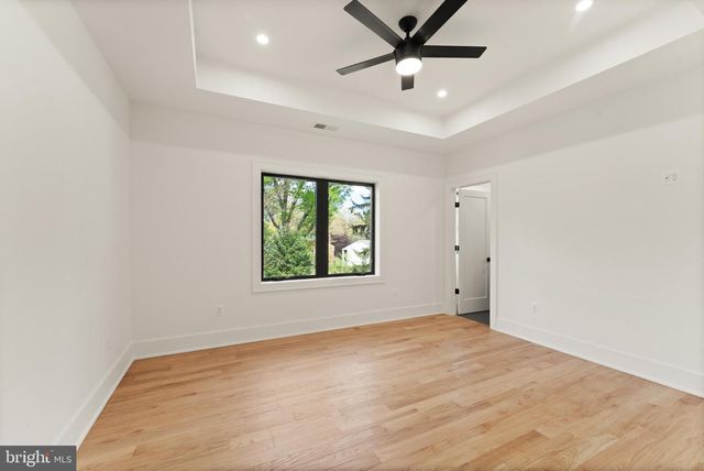 1324 TITANIA LN, Mclean, VA 22102