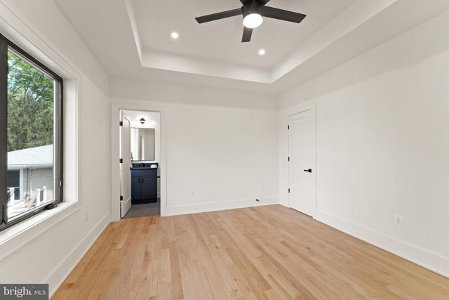 1324 TITANIA LN, Mclean, VA 22102