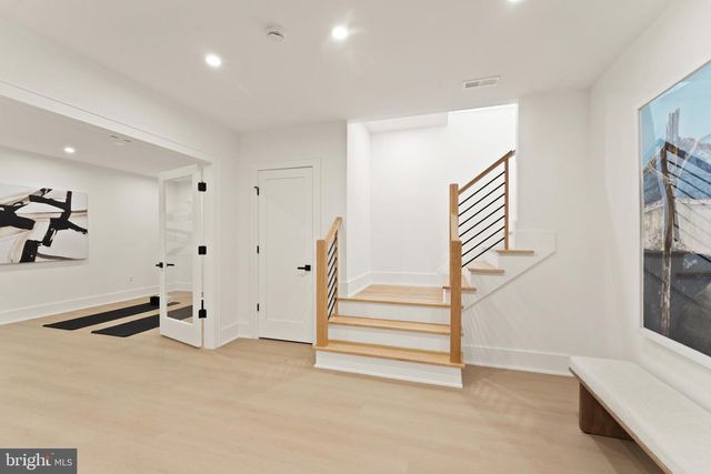1324 TITANIA LN, Mclean, VA 22102