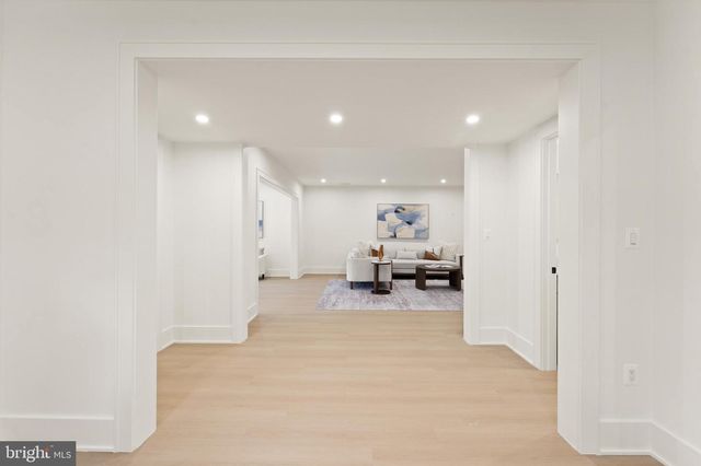 1324 TITANIA LN, Mclean, VA 22102