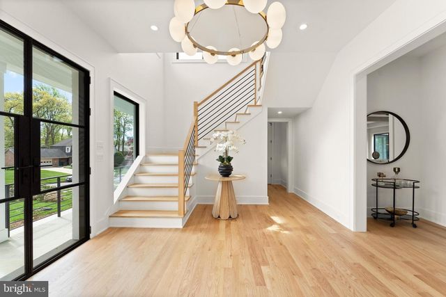 1324 TITANIA LN, Mclean, VA 22102