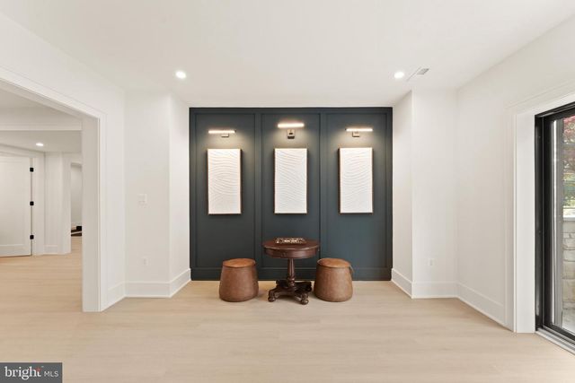 1324 TITANIA LN, Mclean, VA 22102