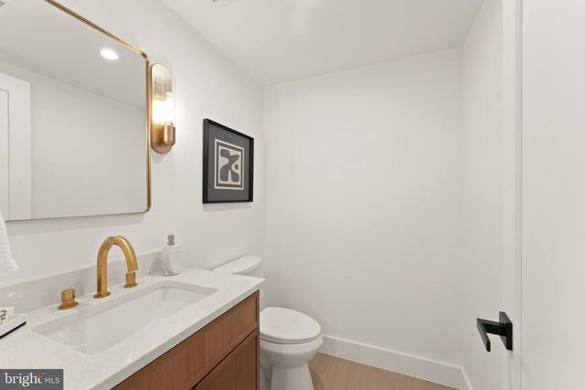 1324 TITANIA LN, Mclean, VA 22102