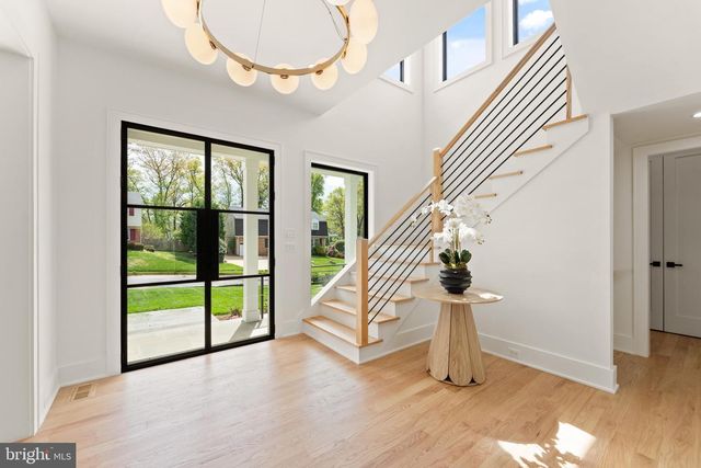 1324 TITANIA LN, Mclean, VA 22102