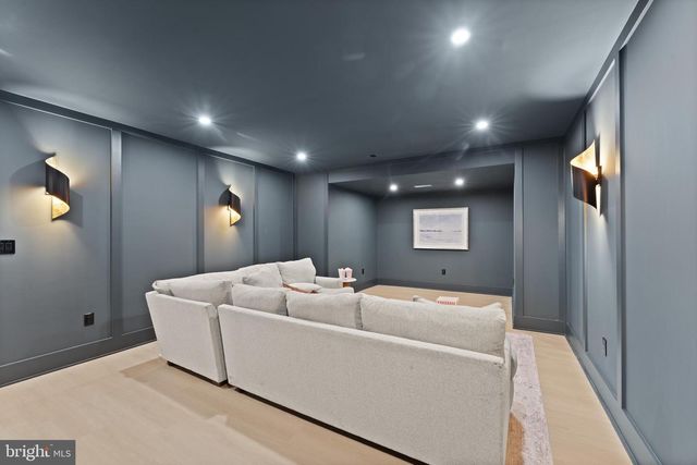 1324 TITANIA LN, Mclean, VA 22102