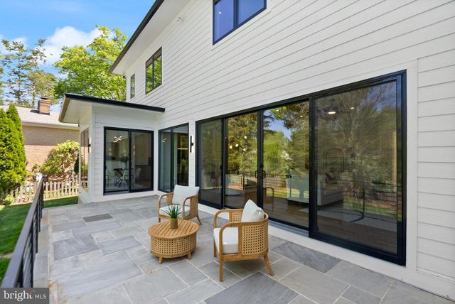 1324 TITANIA LN, Mclean, VA 22102