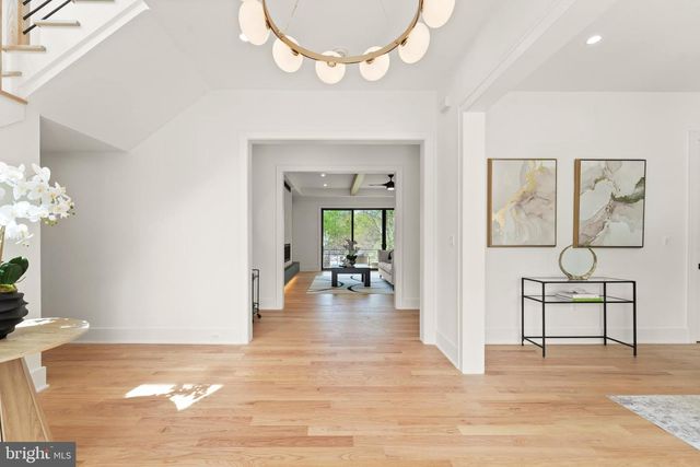 1324 TITANIA LN, Mclean, VA 22102