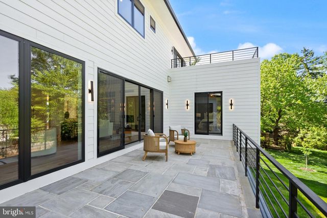 1324 TITANIA LN, Mclean, VA 22102