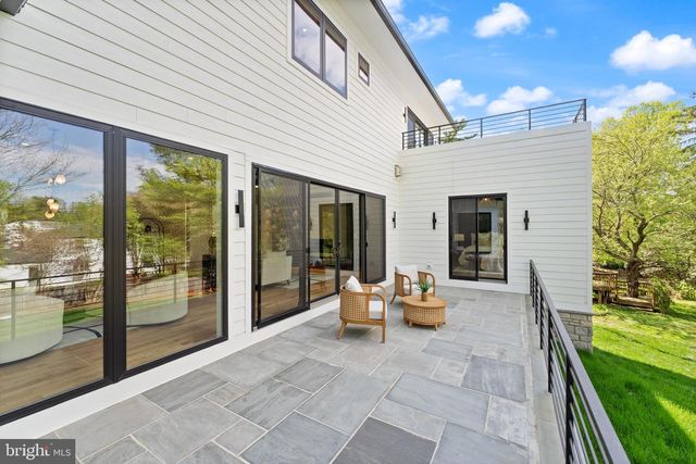 1324 TITANIA LN, Mclean, VA 22102