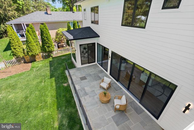 1324 TITANIA LN, Mclean, VA 22102