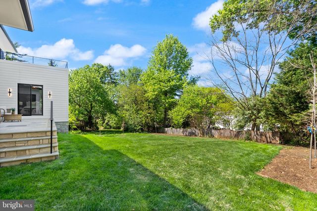 1324 TITANIA LN, Mclean, VA 22102