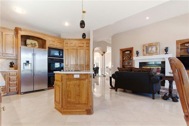 4405 N Hickory Lane, Kansas City, MO 64116