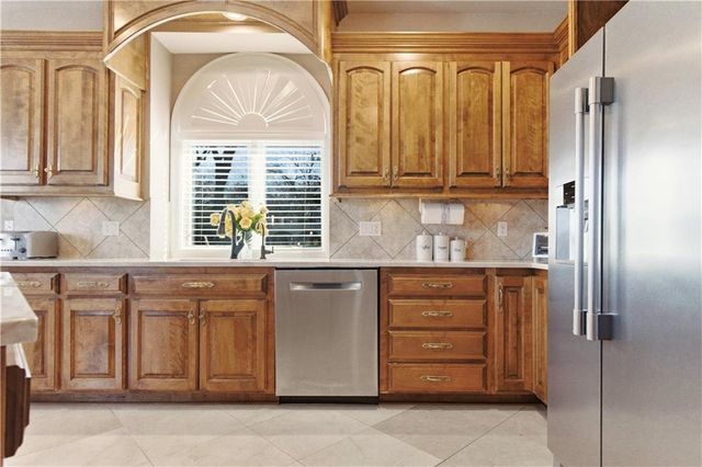 4405 N Hickory Lane, Kansas City, MO 64116